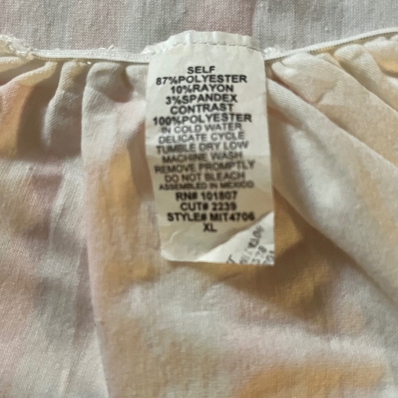 Esspresso XL boho floral pink, gold and white, top with capped sheer sleeves - Picture 7 of 7